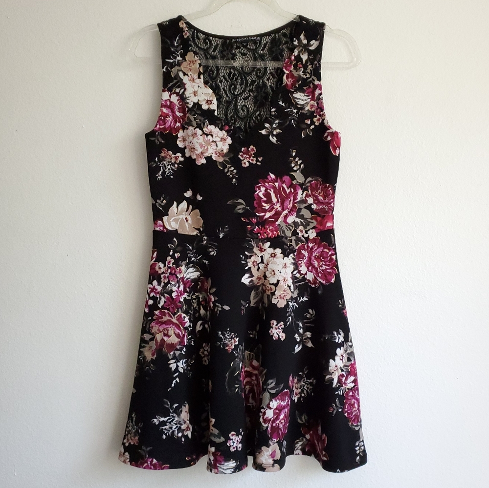three pink hearts floral skater black size M